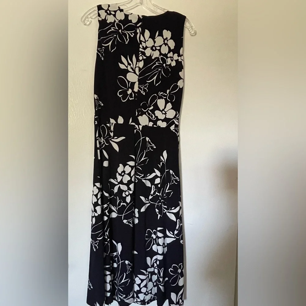 Anne klein dress size 8 midi/ casual/ office outfit/ church/ navy blue & white - Picture 4 of 4